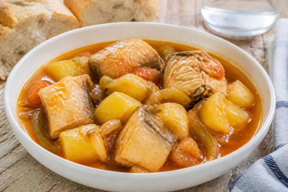 Ceuta-style estofado de melva with little tunny, potatoes, tomato, and green pepper